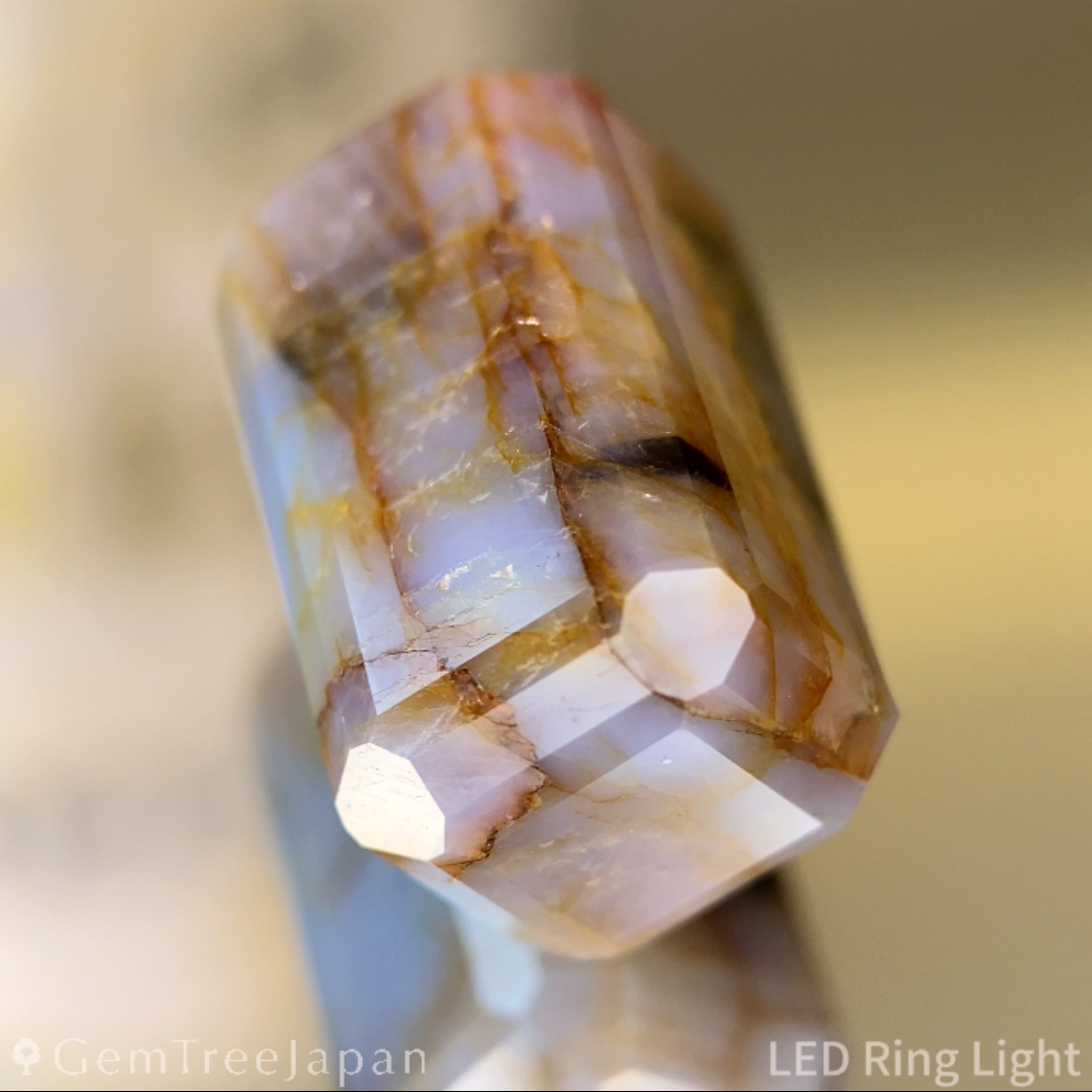 Un-Heat Parti-Color Sapphire 47.00ct / Vietnam
