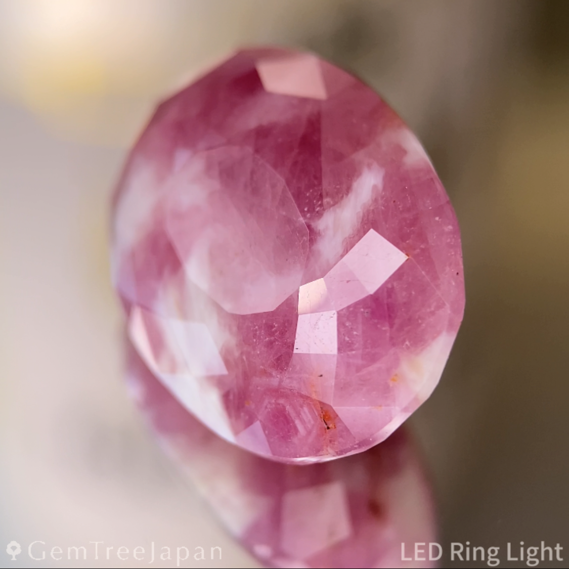 Un-Heat Parti-Color Sapphire 21.77ct / Vietnam