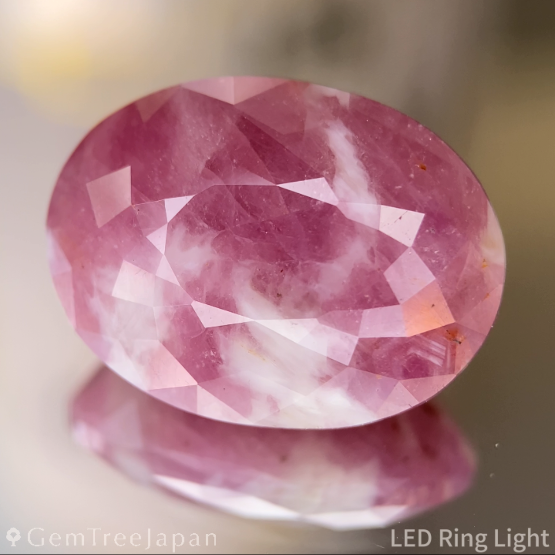 Un-Heat Parti-Color Sapphire 21.77ct / Vietnam