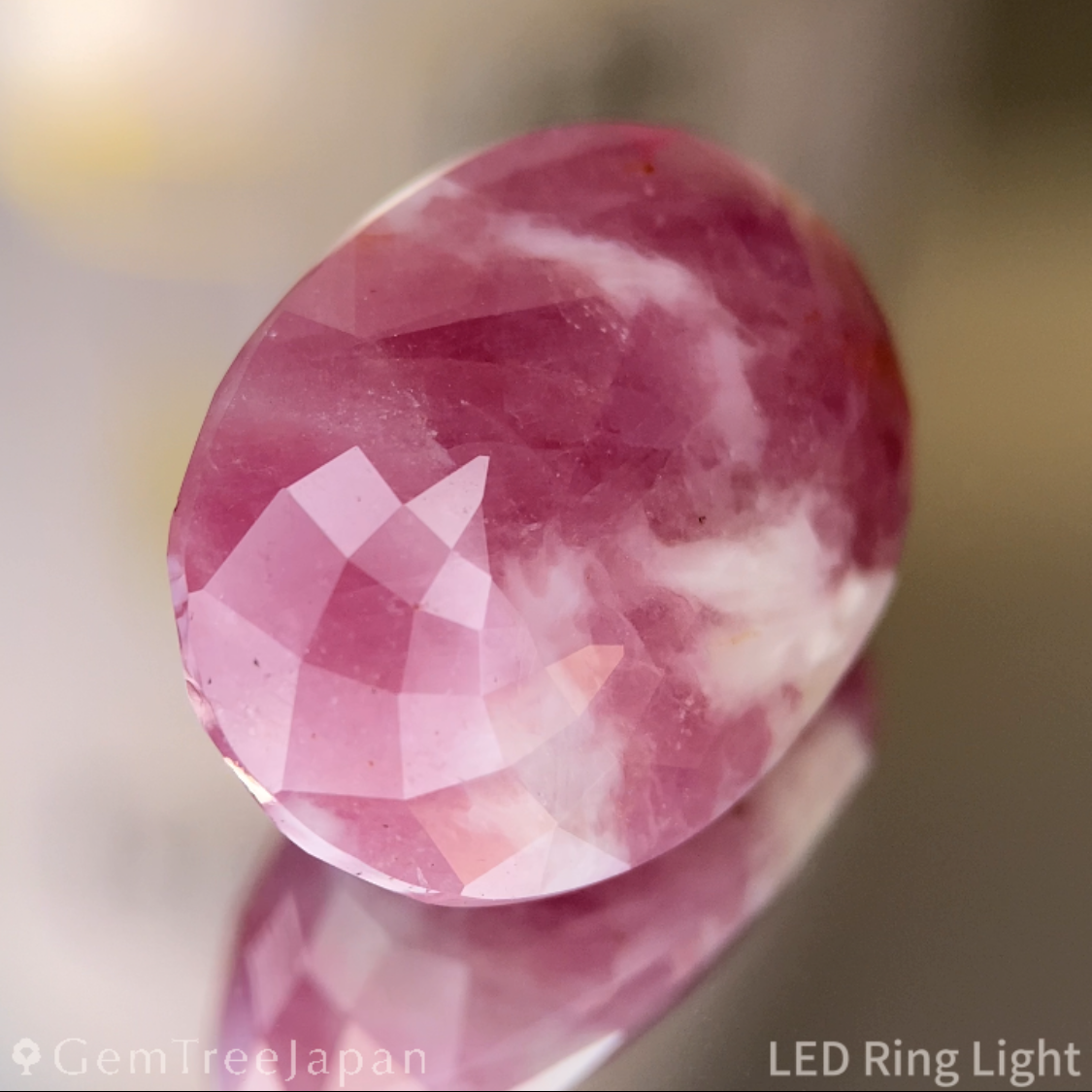 Un-Heat Parti-Color Sapphire 21.77ct / Vietnam