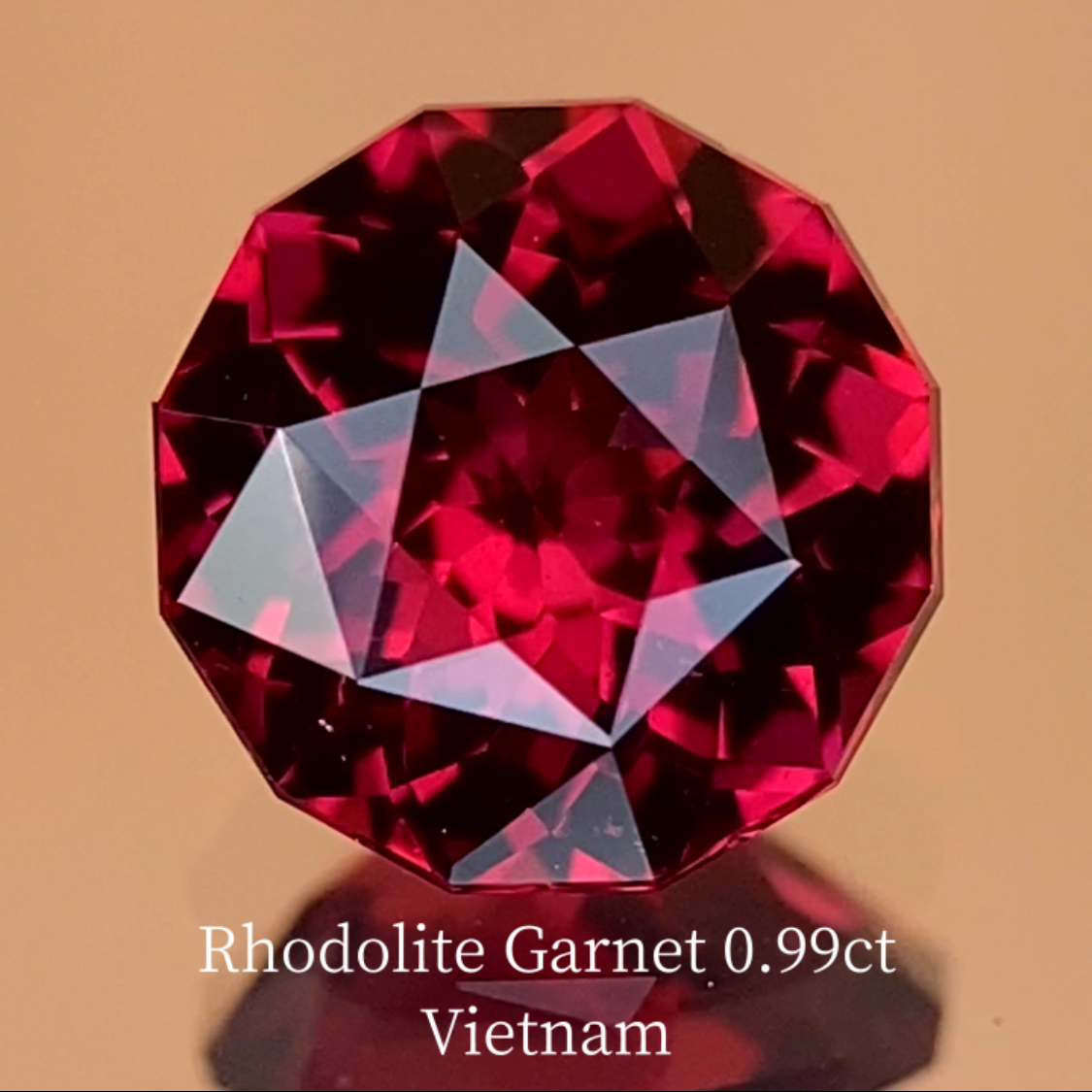 Rhodolite Garnet 0.99ct / Vietnam