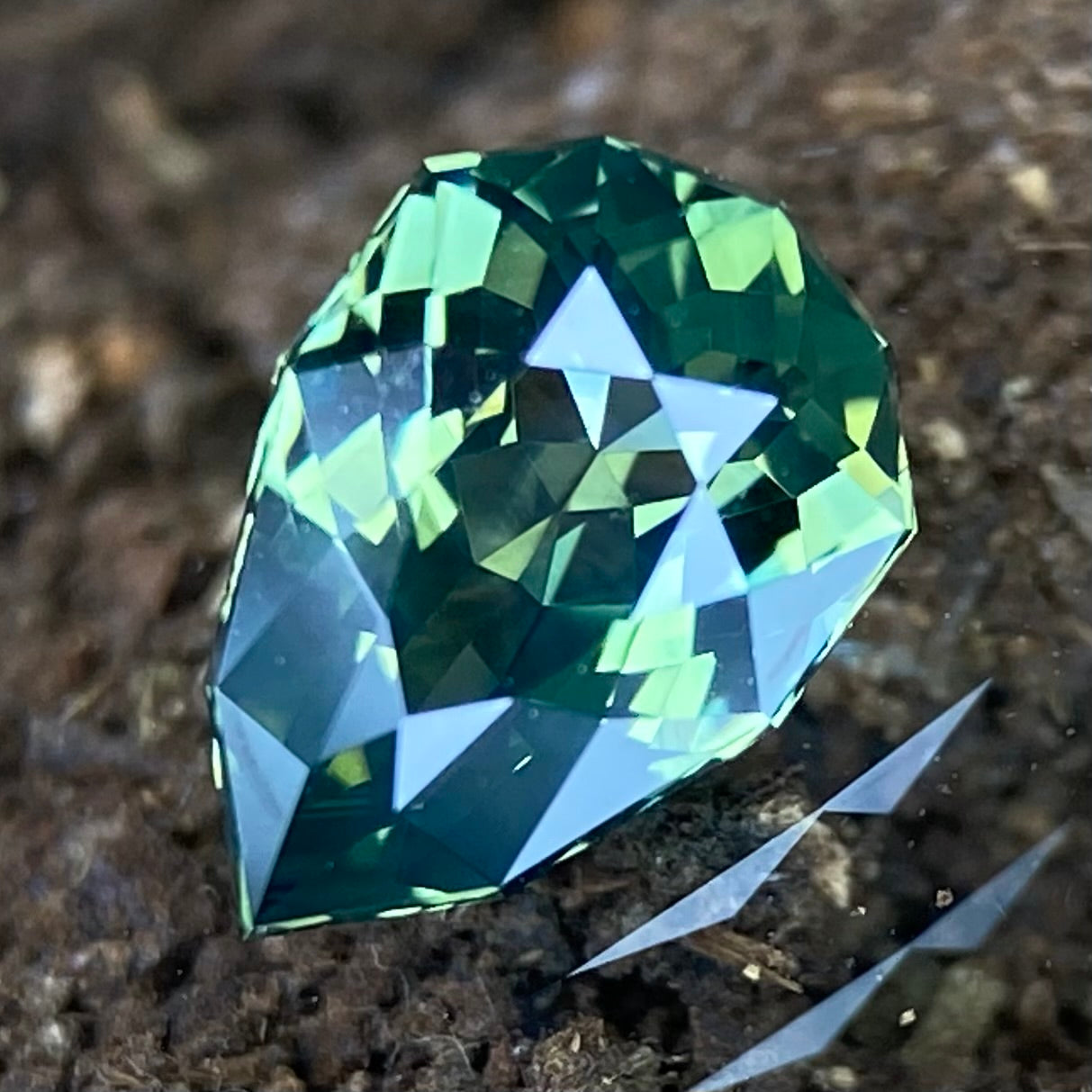 Bluish Green Sapphire 0.859ct / Nigeria