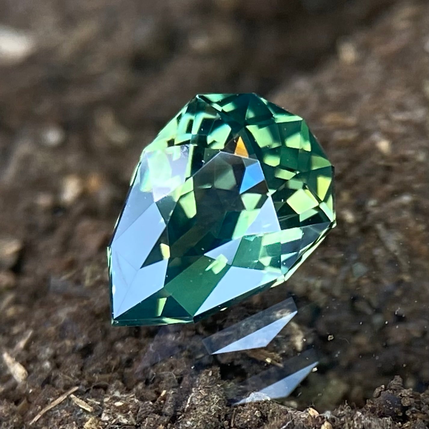 Bluish Green Sapphire 0.859ct / Nigeria