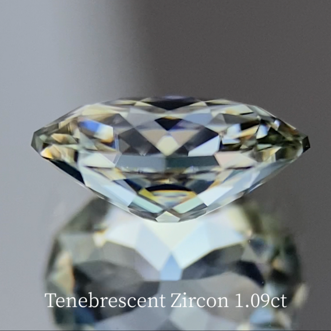 UV Tenebrescent Zircon 1.103ct
