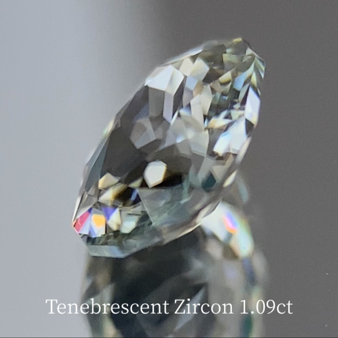 UV Tenebrescent Zircon 1.103ct