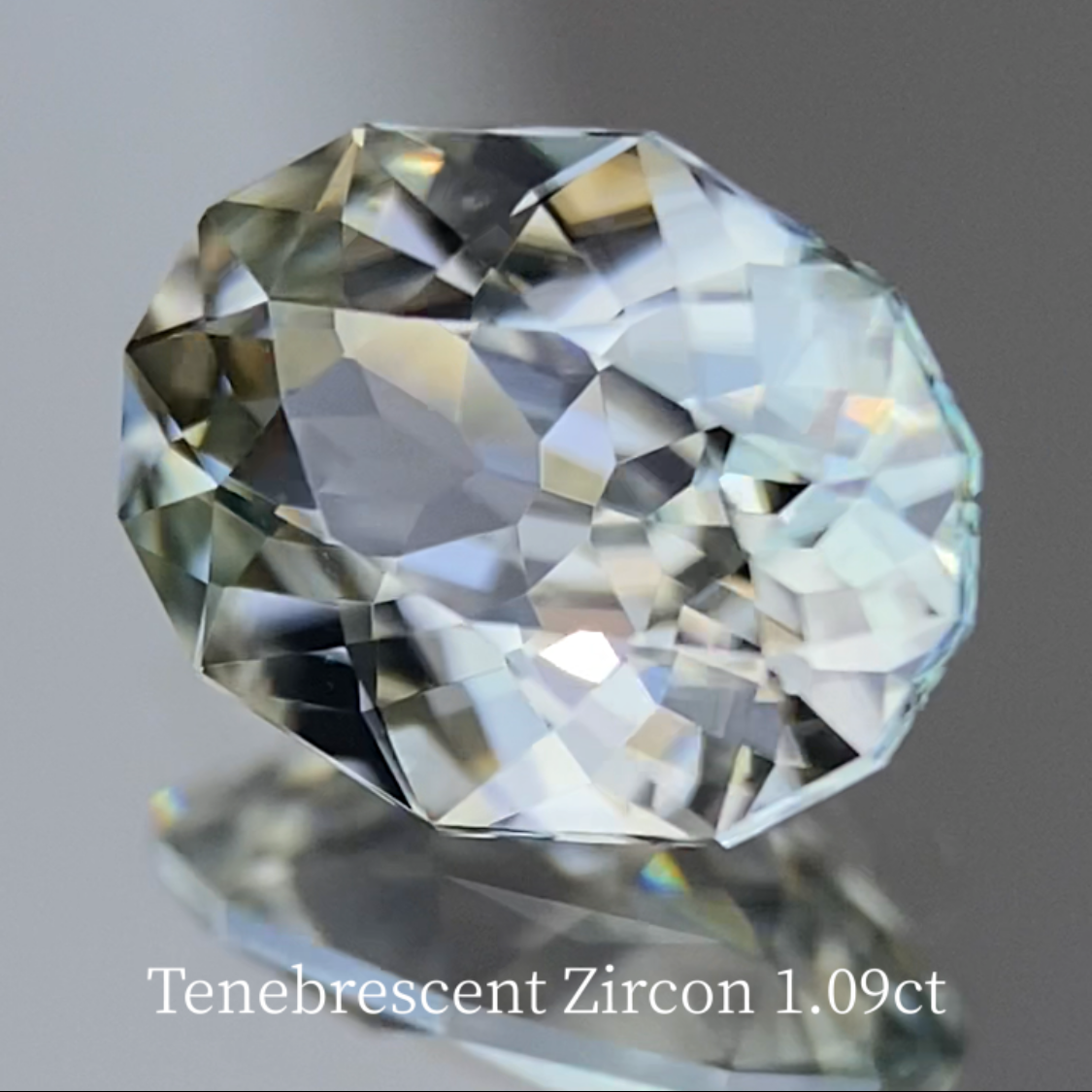 UV Tenebrescent Zircon 1.103ct