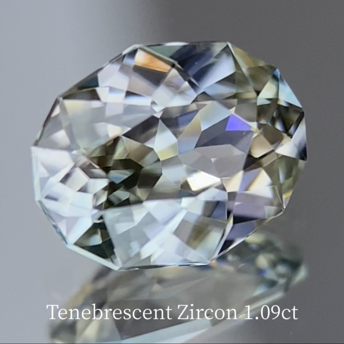 UV Tenebrescent Zircon 1.103ct