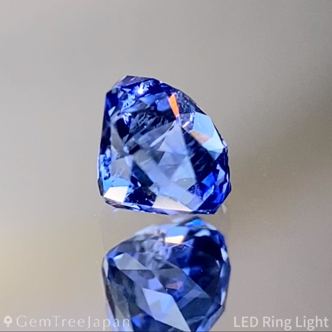 Cornflower Blue Sapphire 0.711ct / Burma