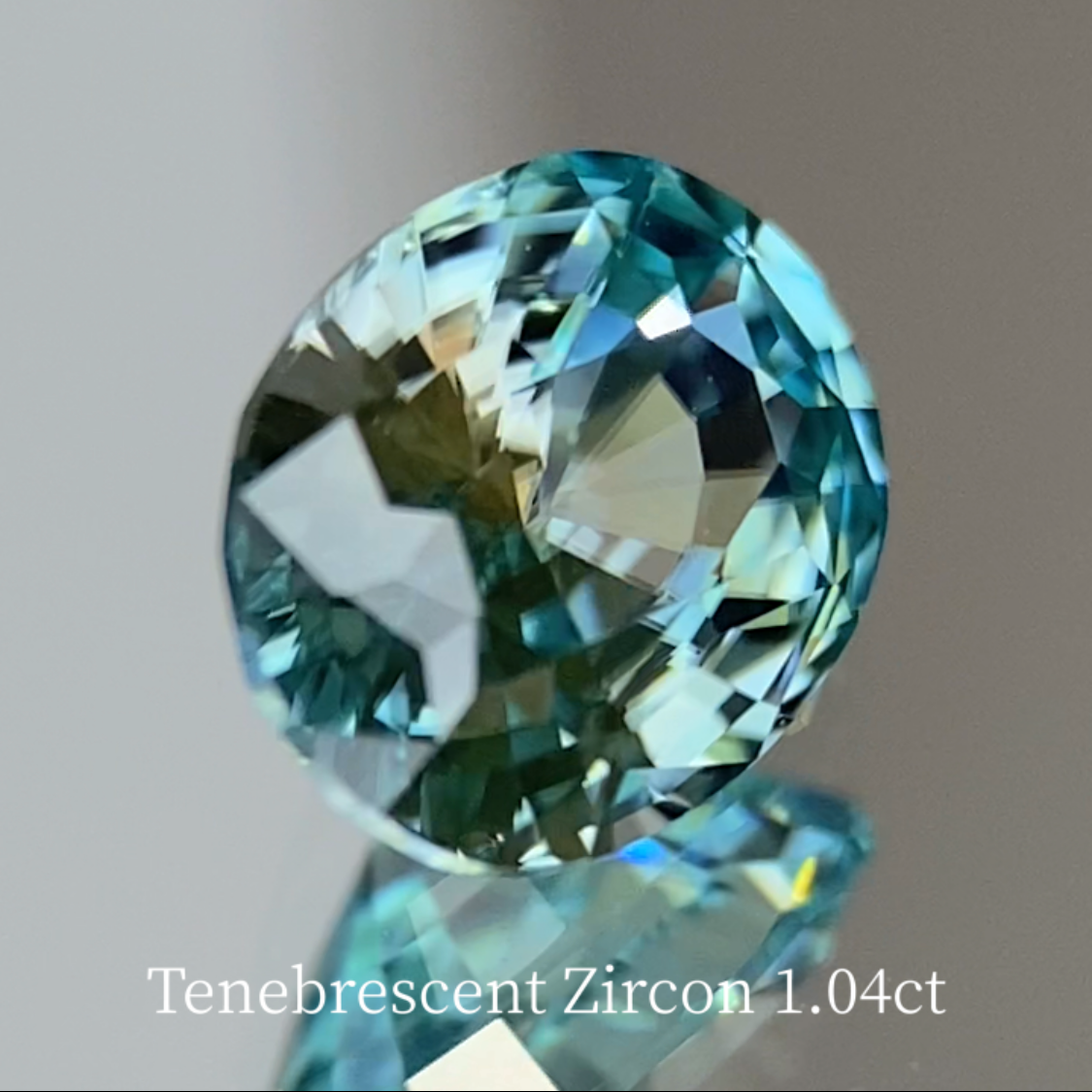 UV Tenebrescent Zircon 1.042ct