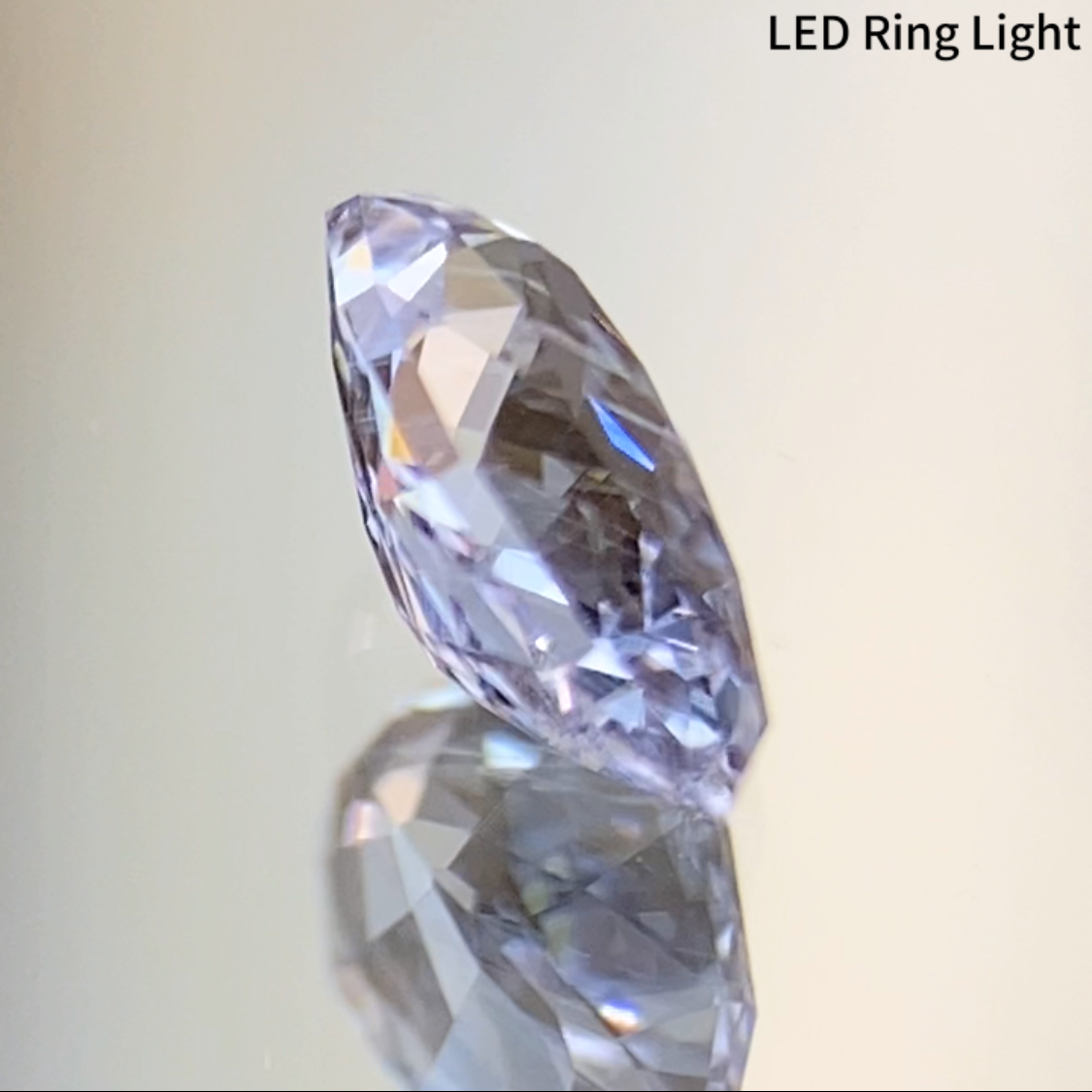 Near Colorless Spinel 0.350ct / Vietnam