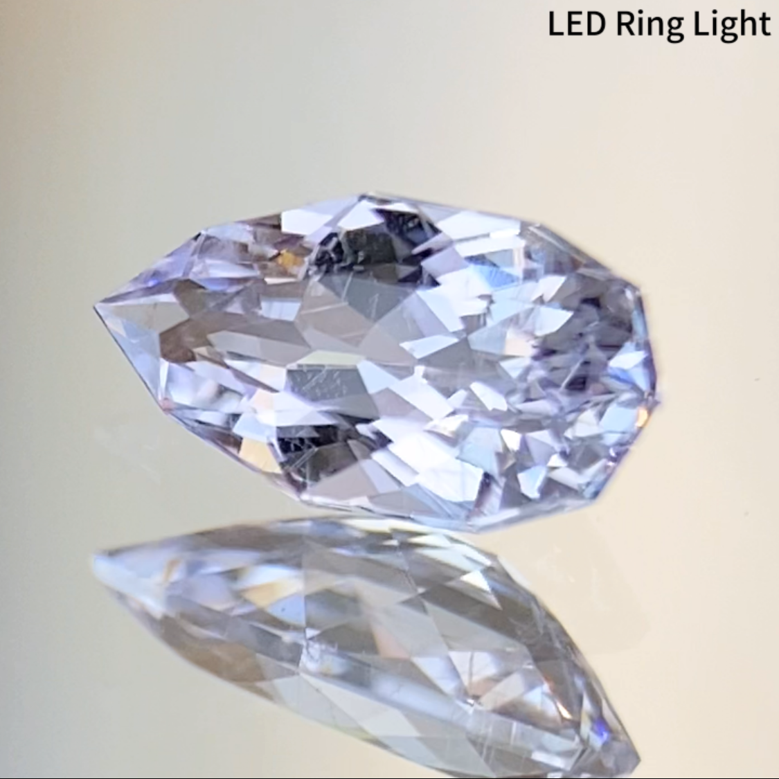 Near Colorless Spinel 0.350ct / Vietnam
