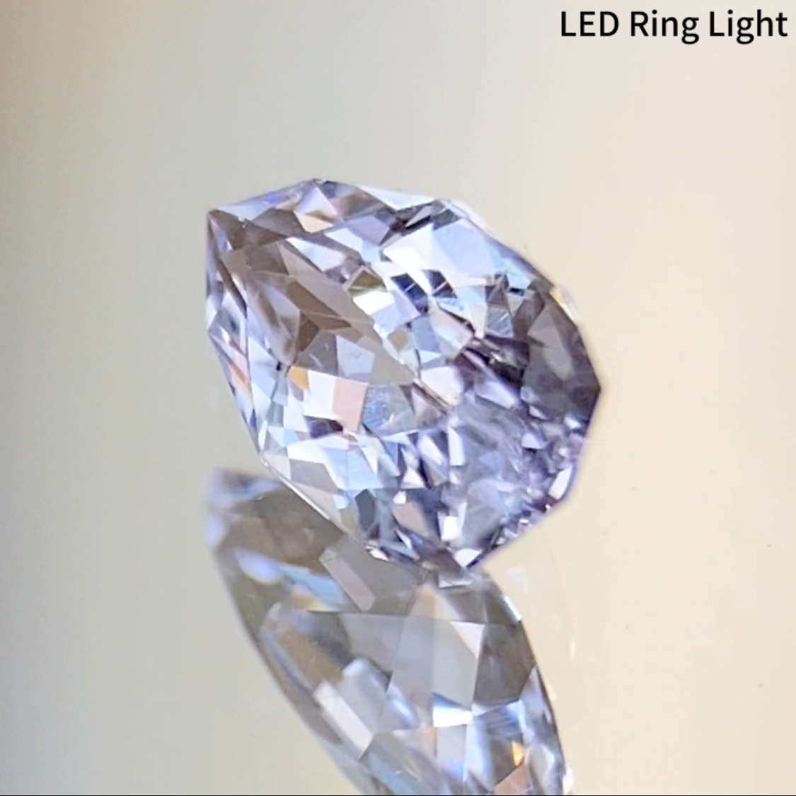 Near Colorless Spinel 0.350ct / Vietnam