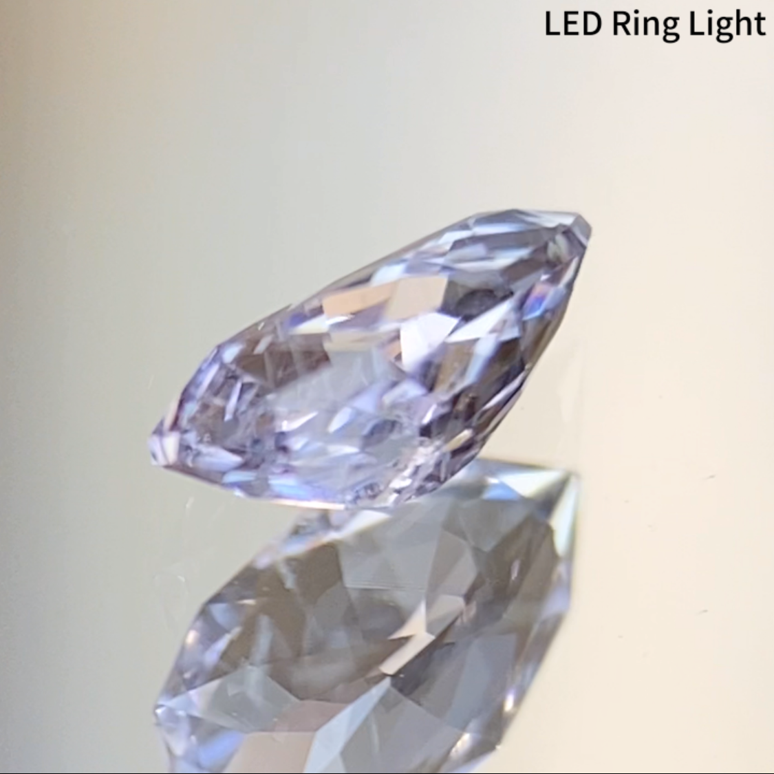 Near Colorless Spinel 0.350ct / Vietnam