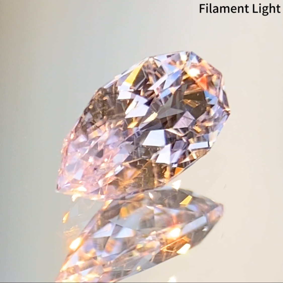 Near Colorless Spinel 0.350ct / Vietnam