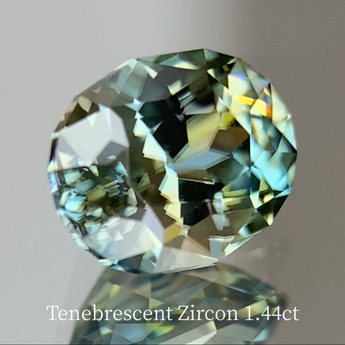 UV Tenebrescent Zircon 1.435ct