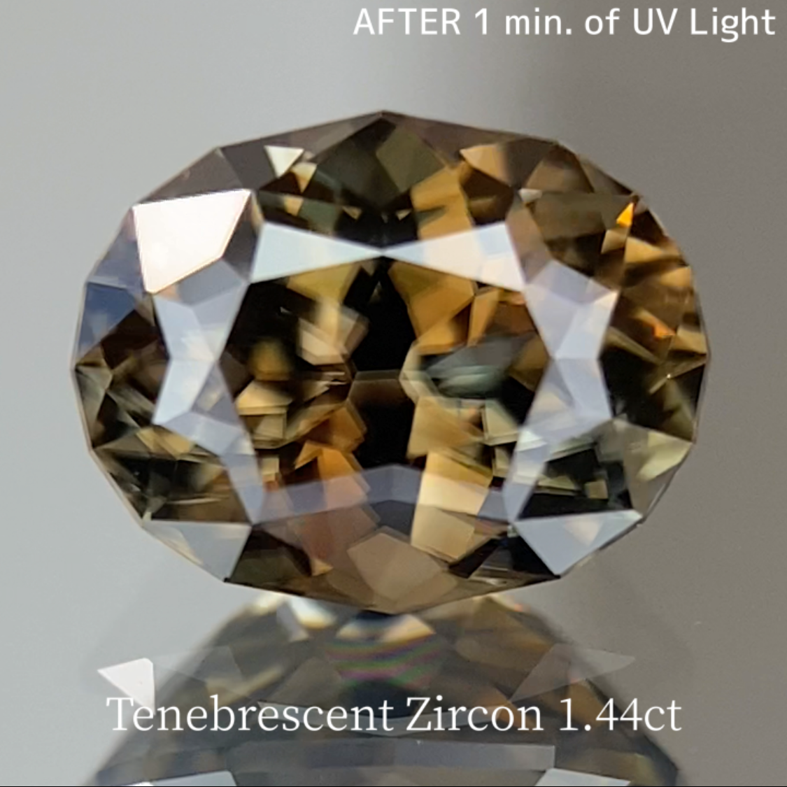 UV Tenebrescent Zircon 1.435ct
