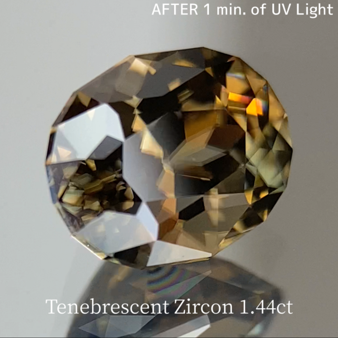 UV Tenebrescent Zircon 1.435ct