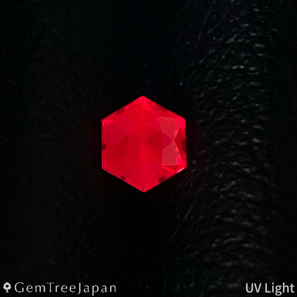 【Trial Price】Pinkish Orange Spinel 0.147ct / Myanmar (Burma)