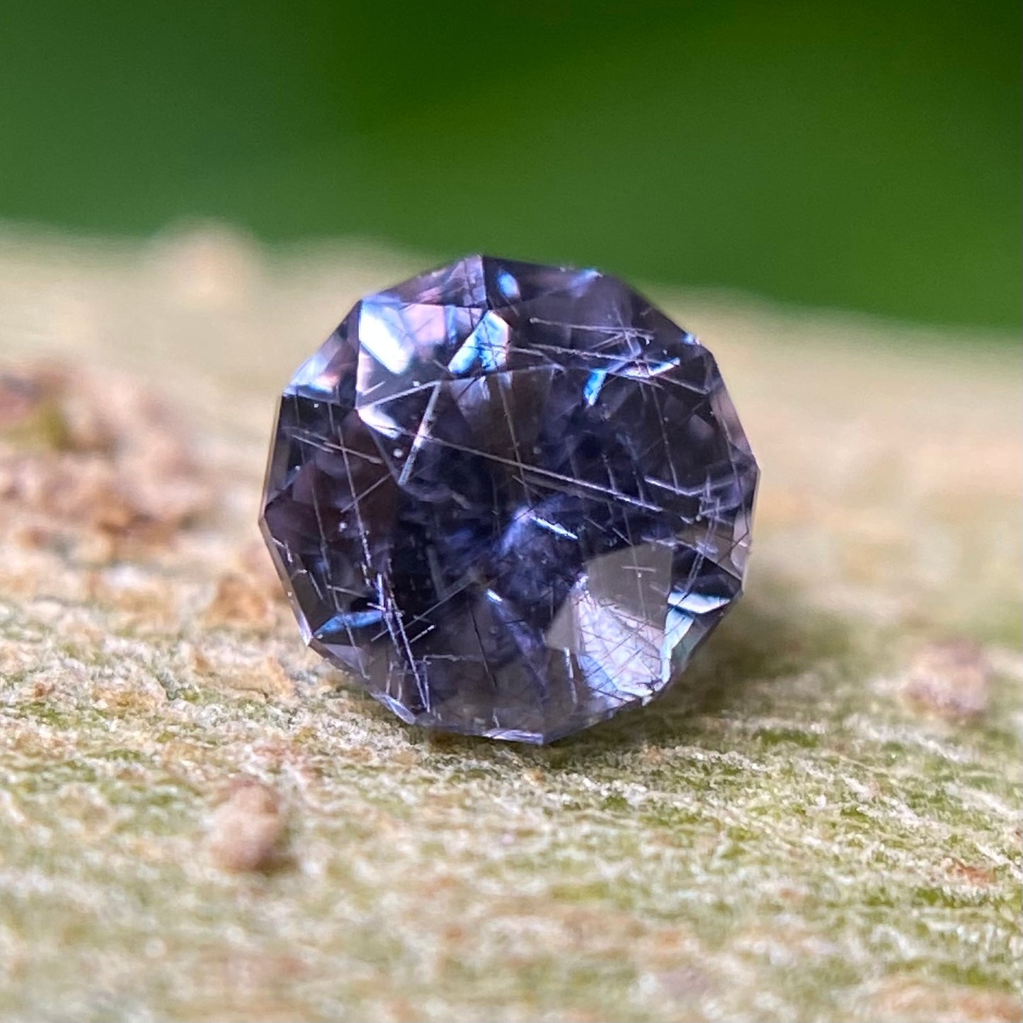 Color Change Garnet 0.137ct / Bekily(Madagascar)