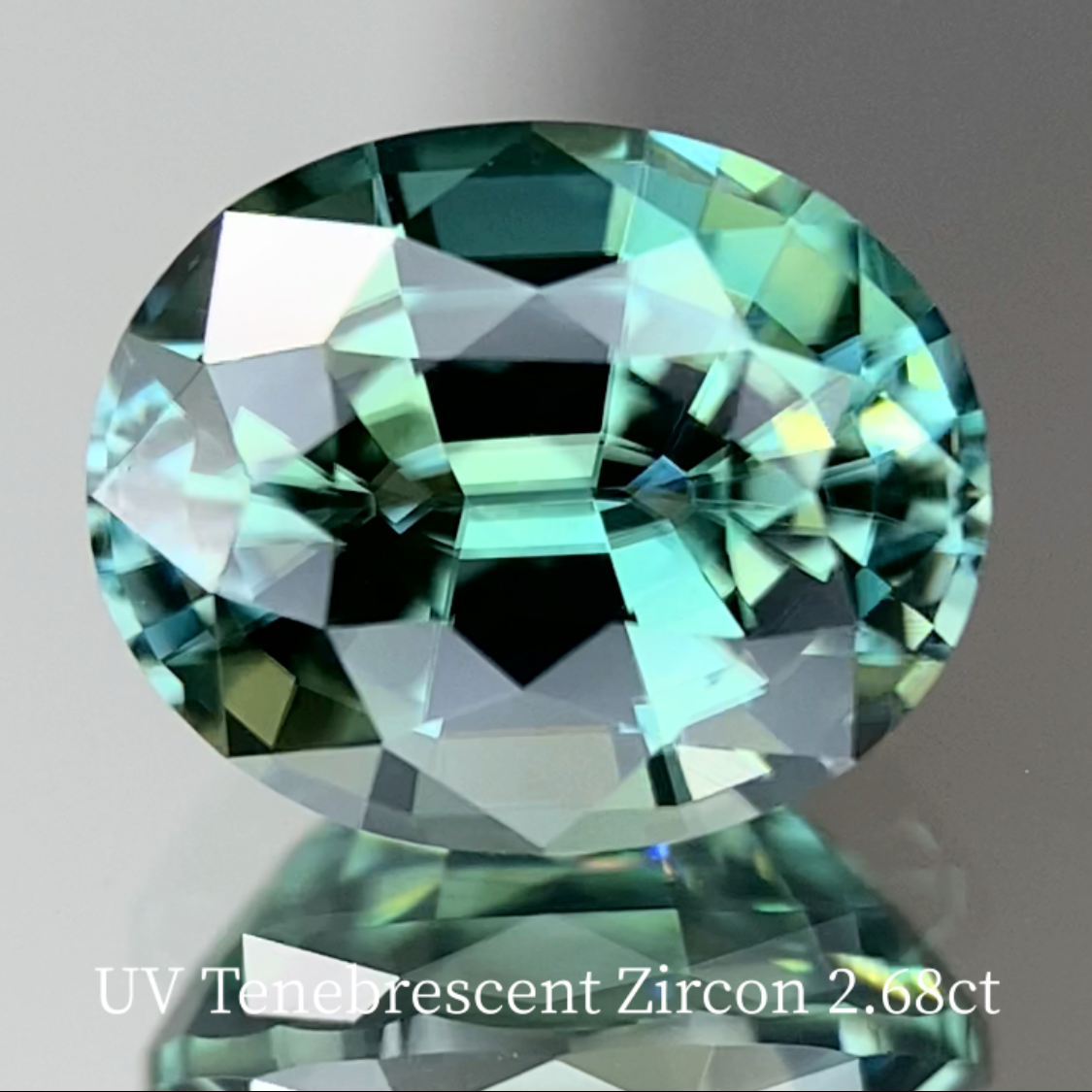 UV Tenebrescent Zircon 2.675ct