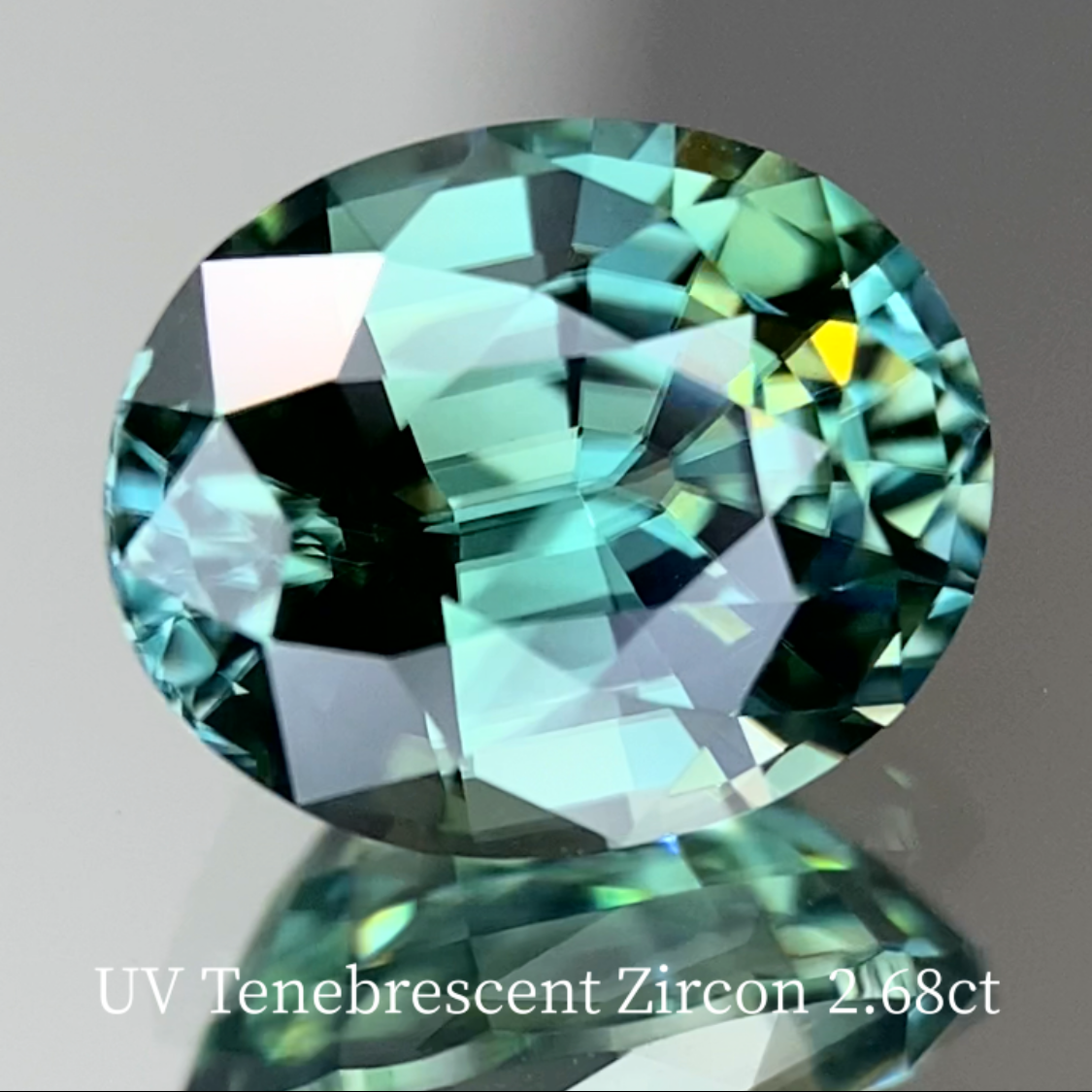 UV Tenebrescent Zircon 2.675ct