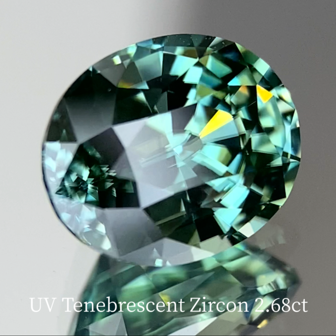 UV Tenebrescent Zircon 2.675ct
