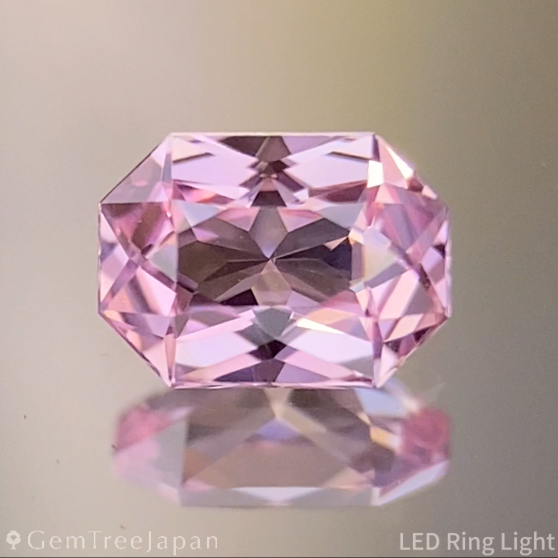 【Trial Price】Padparadscha Sapphire 0.429ct / Sri Lanka