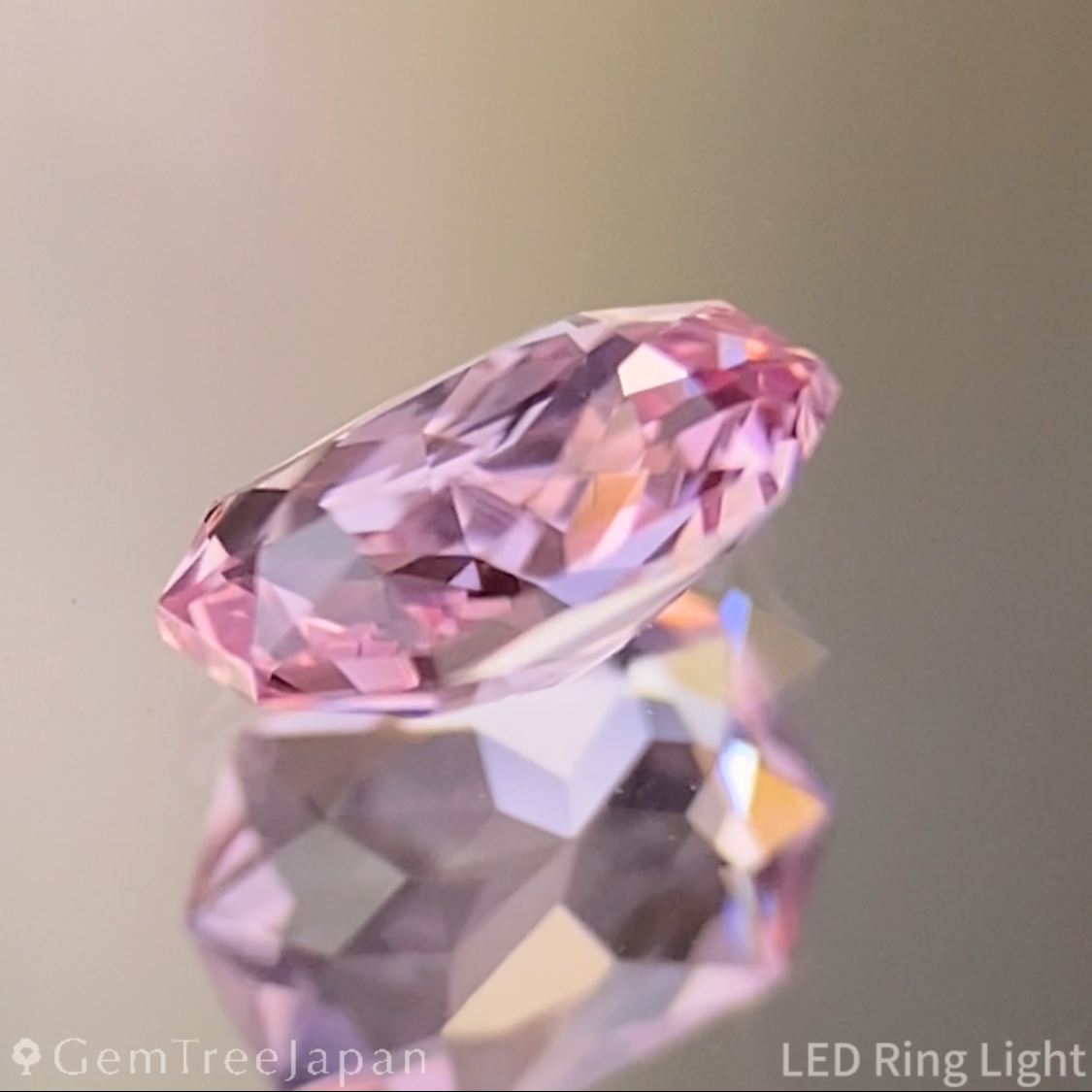 【Trial Price】Padparadscha Sapphire 0.429ct / Sri Lanka