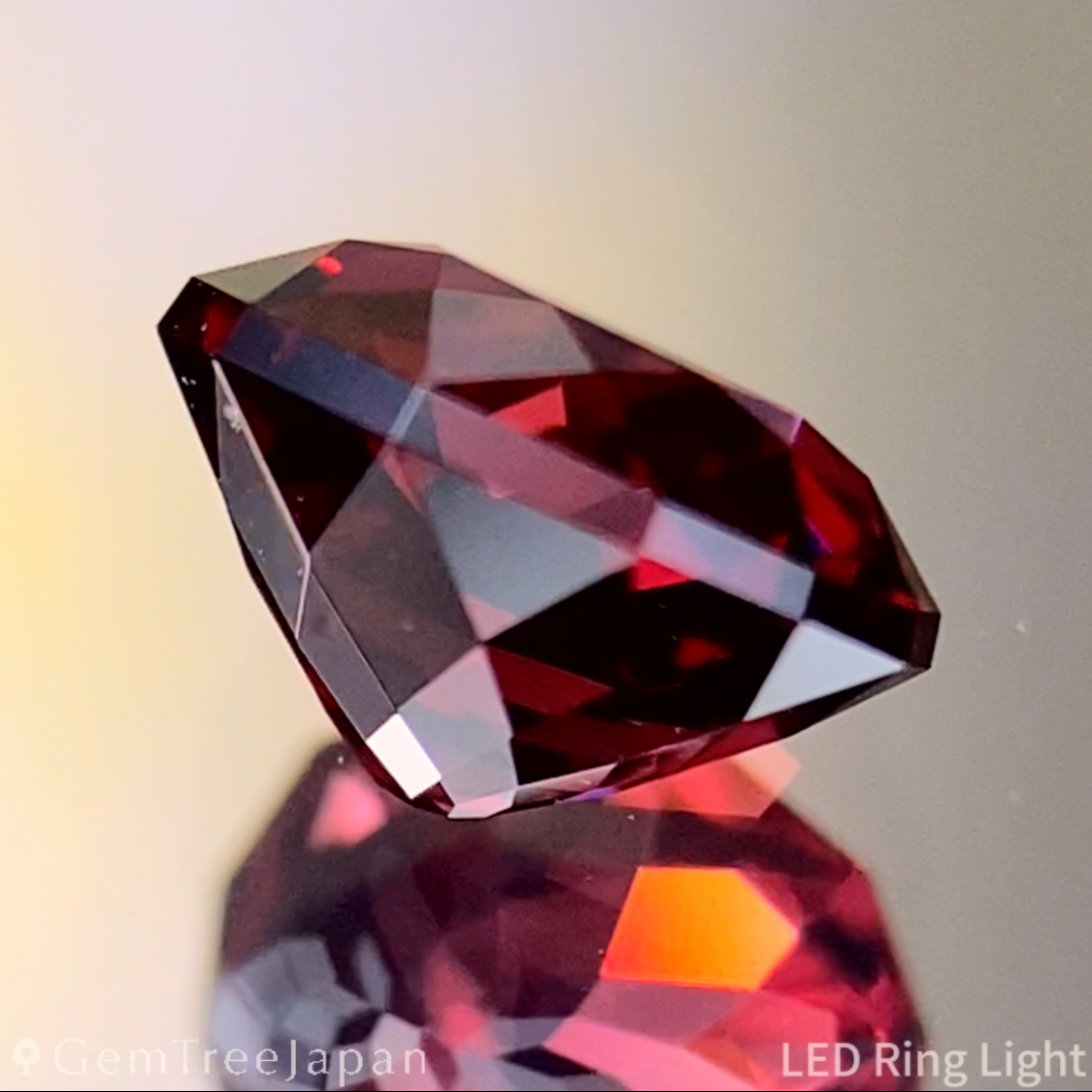 Red Malaya Garnet 1.338ct / Tanzania