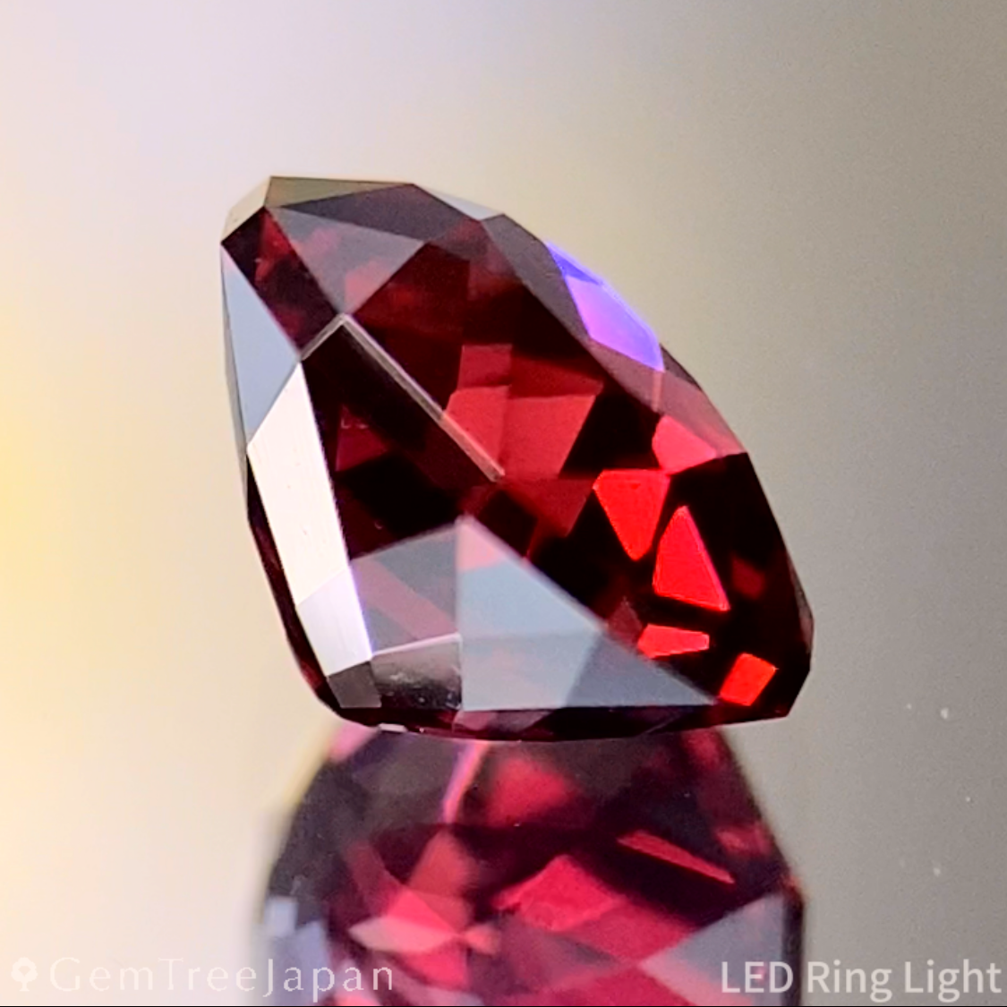 Red Malaya Garnet 1.338ct / Tanzania