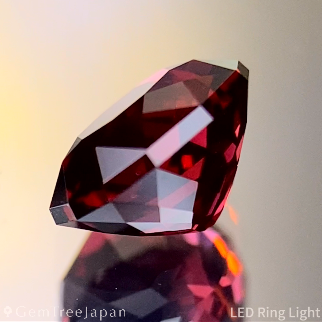 Red Malaya Garnet 1.338ct / Tanzania