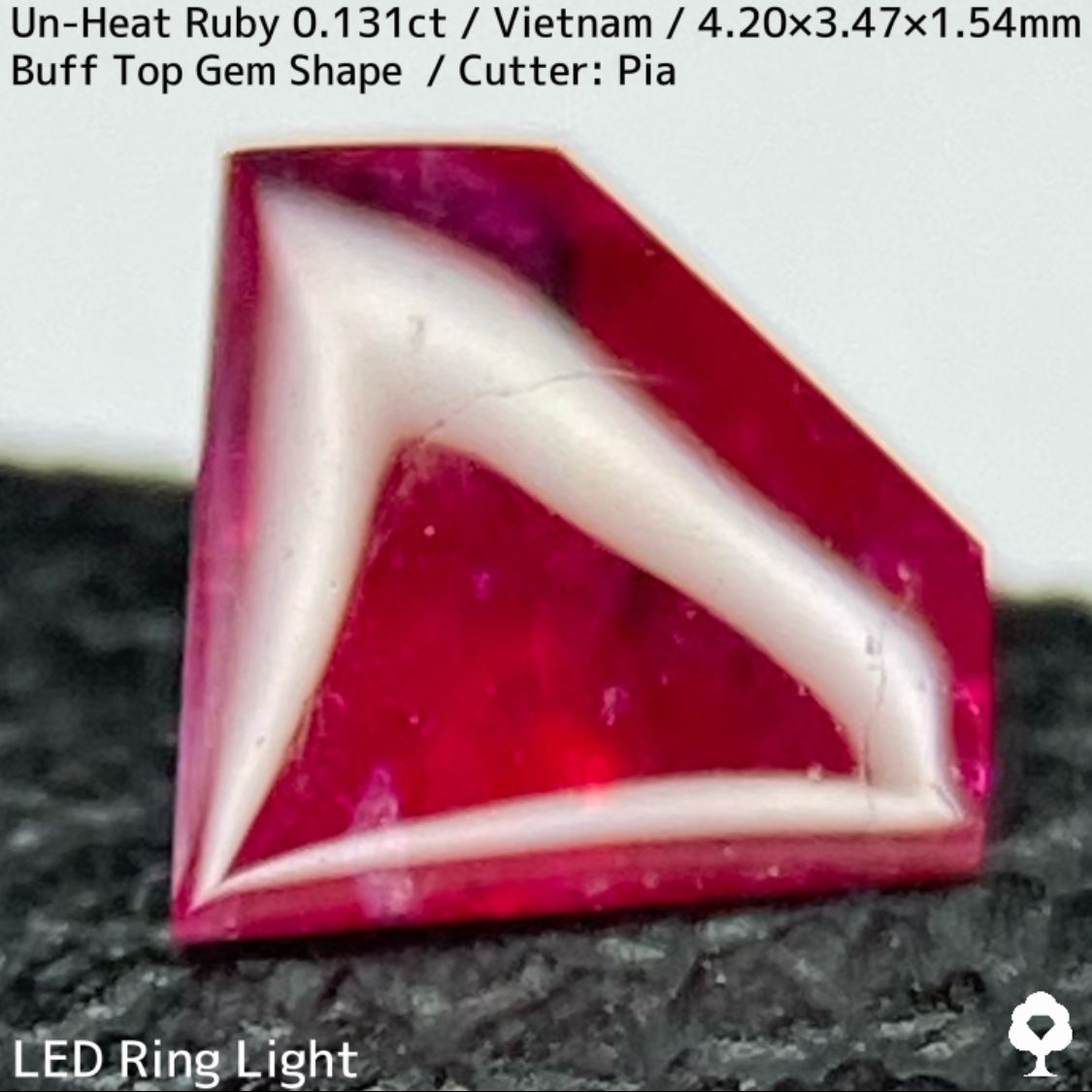 Un-Heat Ruby 0.131ct / Vietnam / BuffTop GemShape(Type1) ”Made from rough stone”
