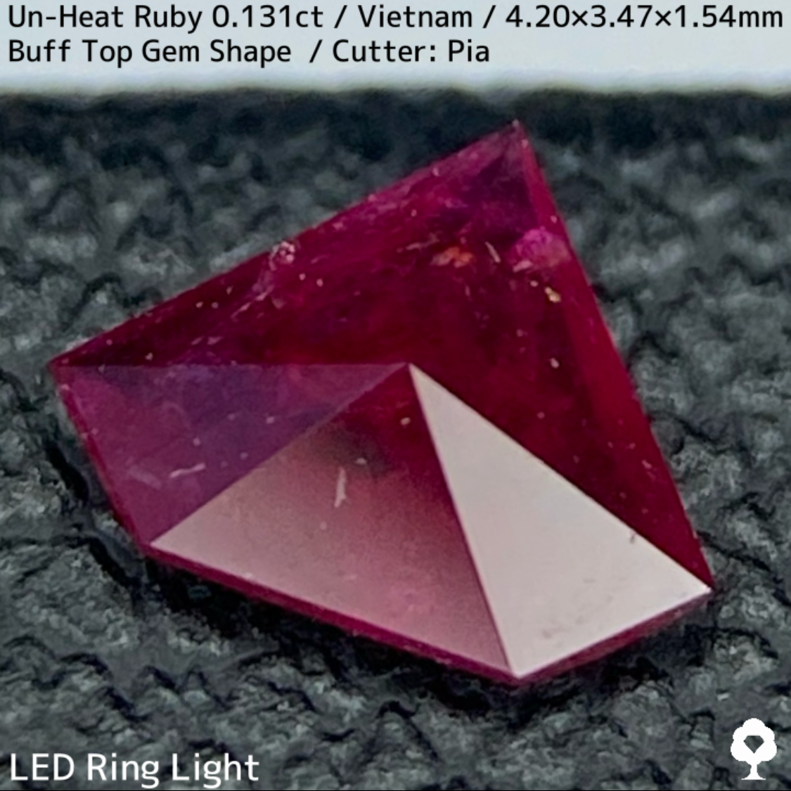 Un-Heat Ruby 0.131ct / Vietnam / BuffTop GemShape(Type1) ”Made from rough stone”