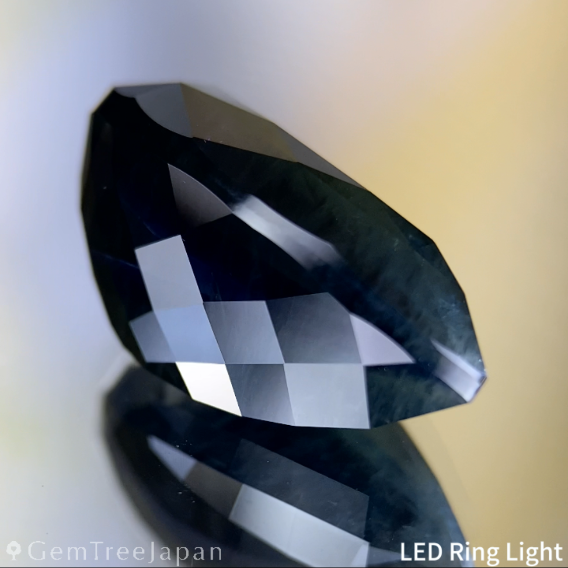 Dark Greenish Blue Sapphire 9.718ct / Thailand