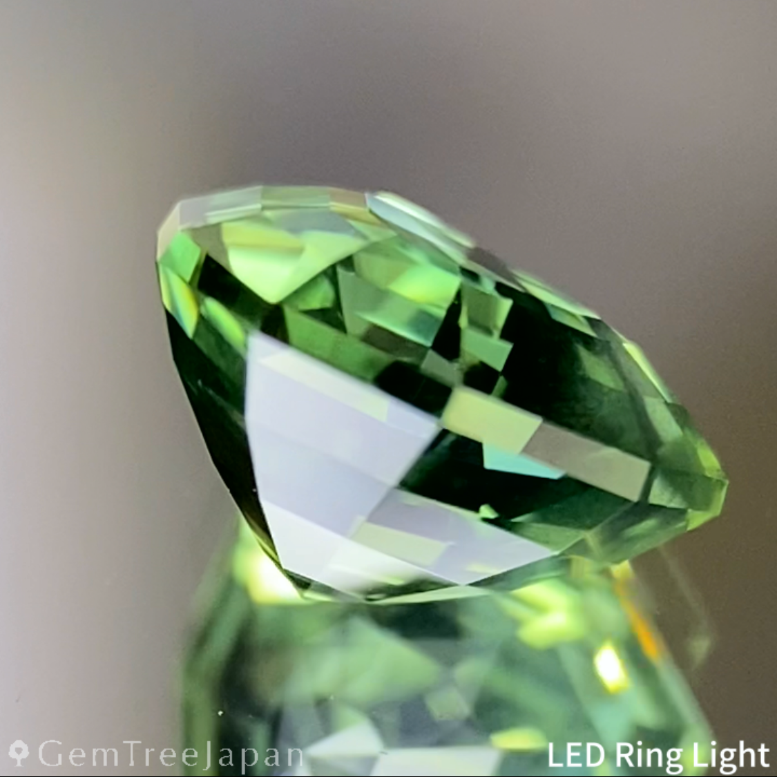 Yellowish Green Sapphire 2.006ct / Nigeria