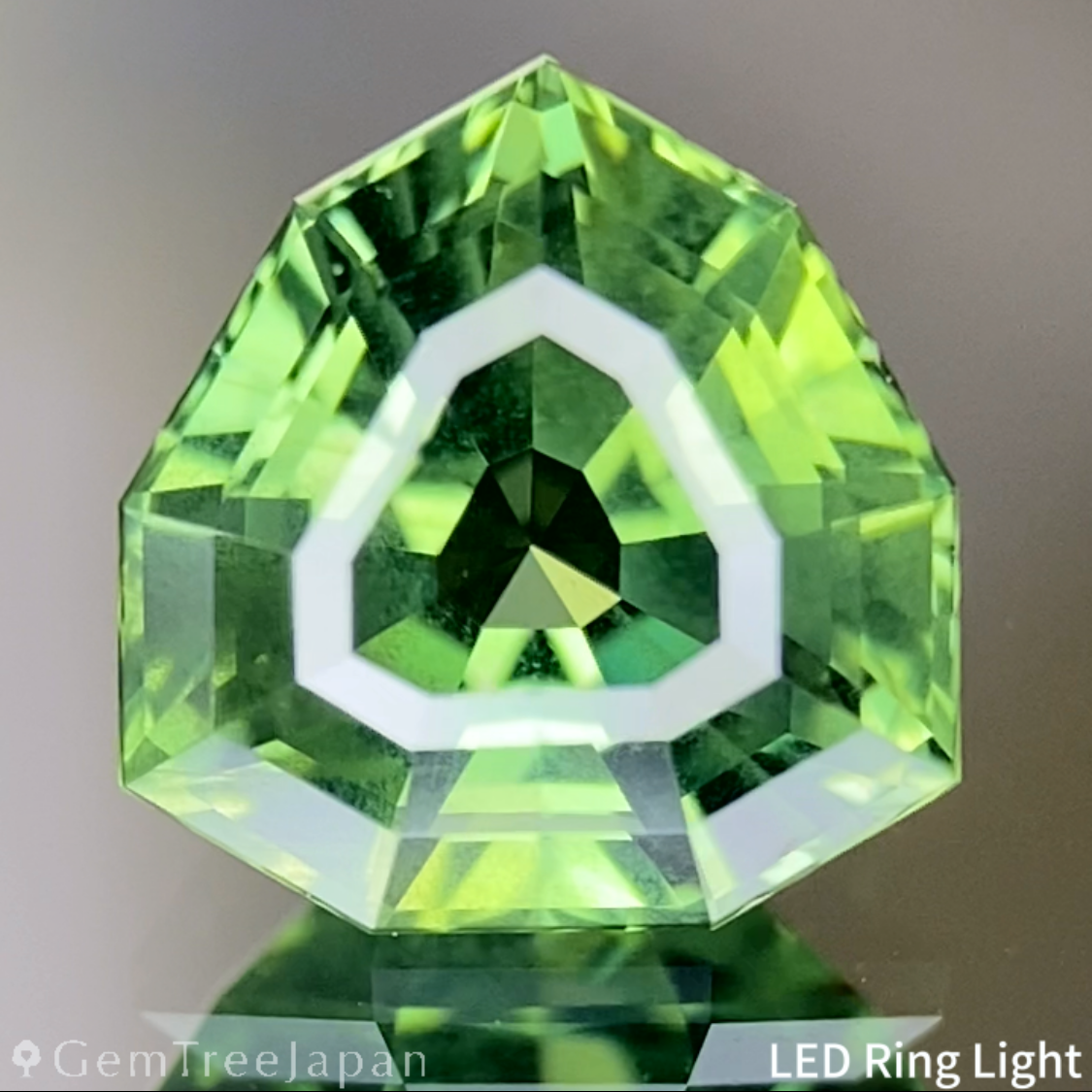 Yellowish Green Sapphire 2.006ct / Nigeria