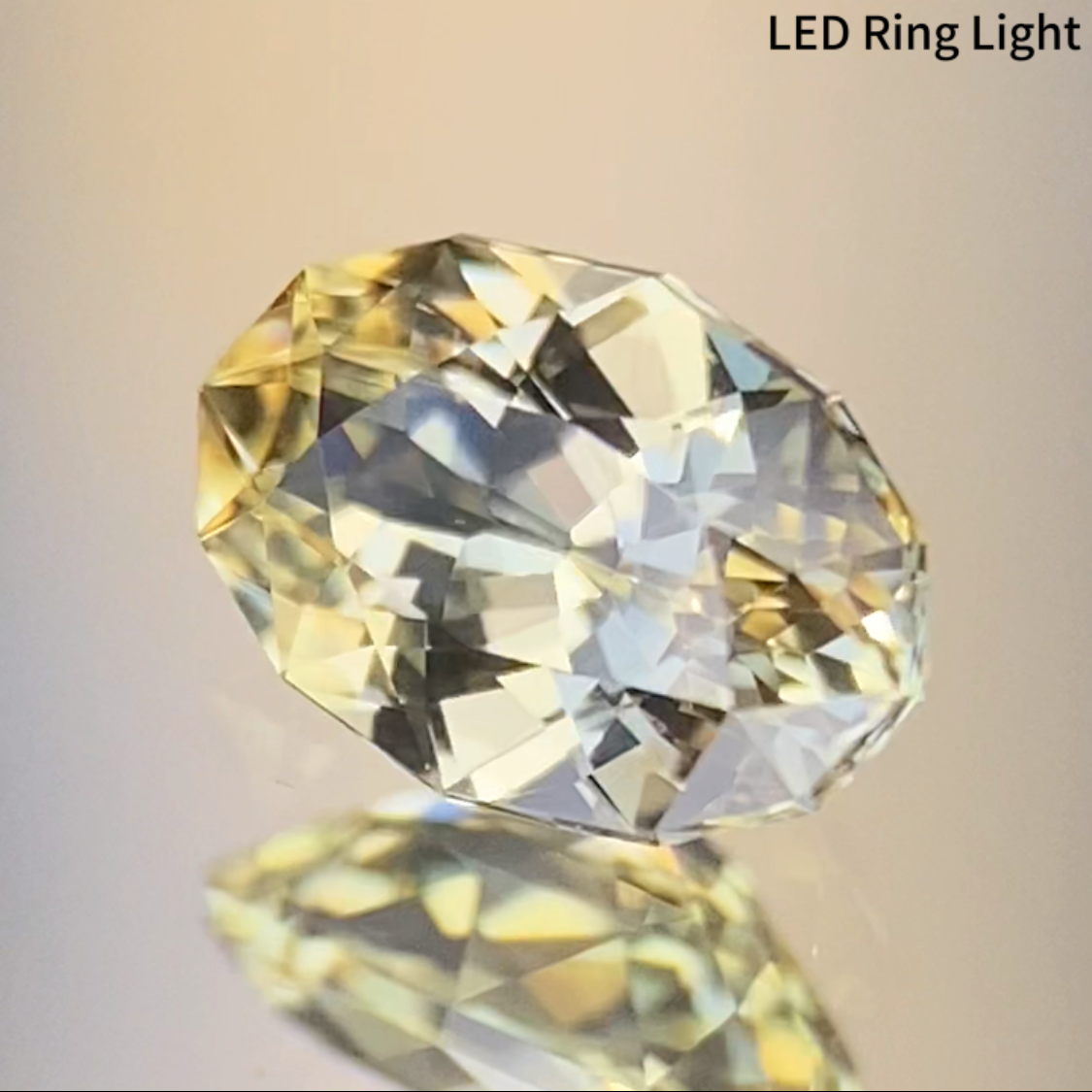 Light Yellow Sapphire 0.45ct / Kanchanaburi