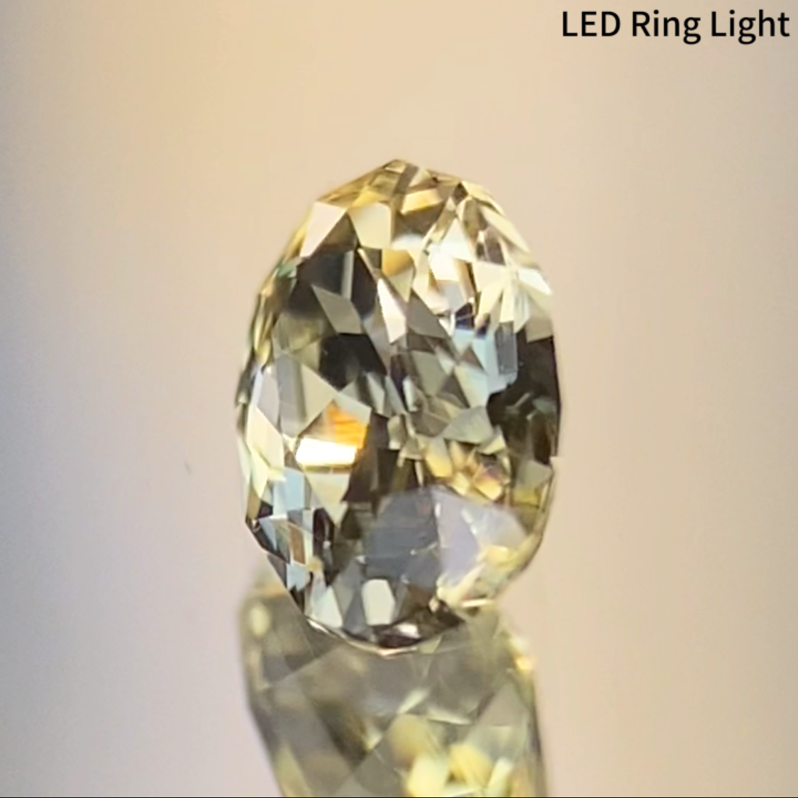 Light Yellow Sapphire 0.45ct / Kanchanaburi