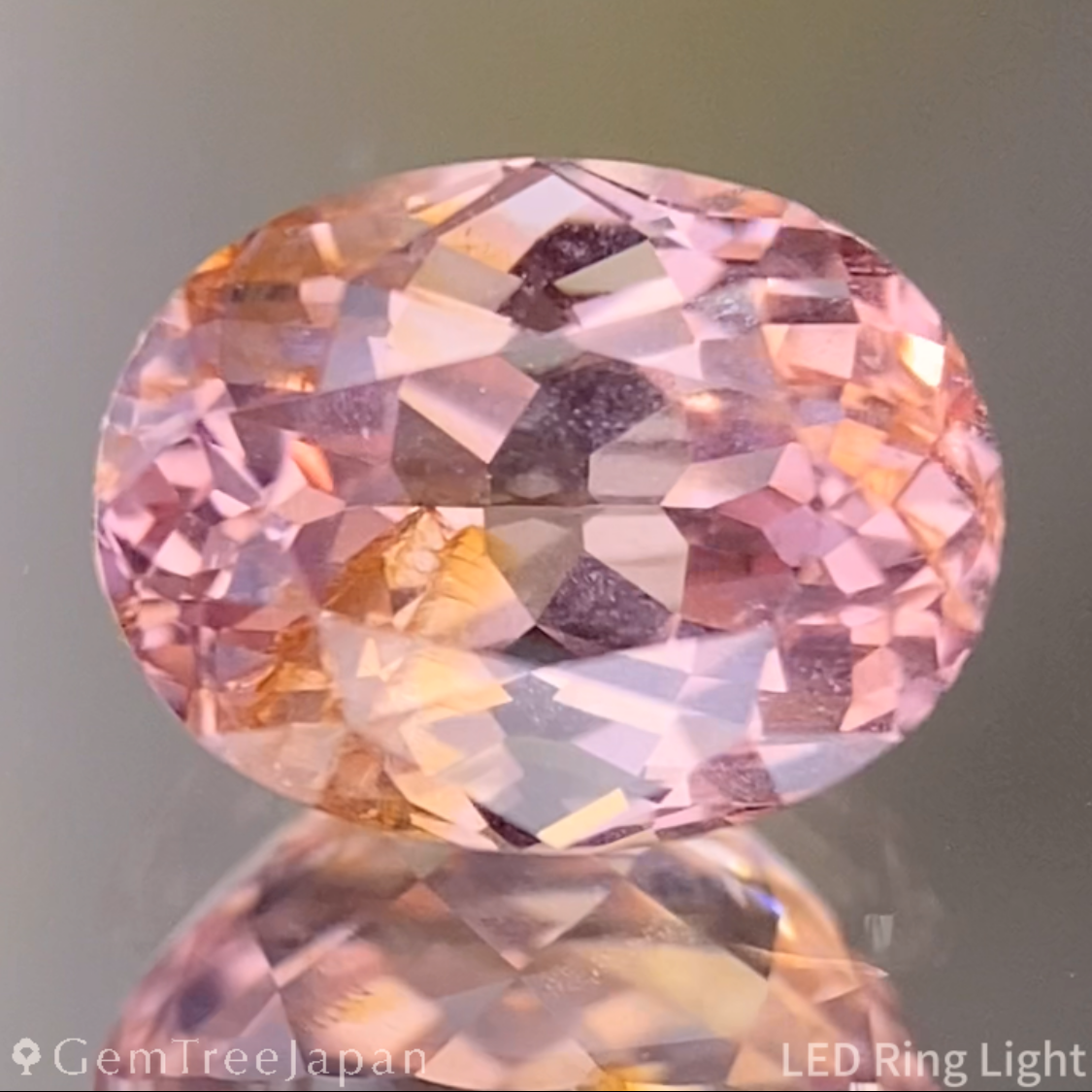 Padparadscha Sapphire 1.427ct / Madagascar