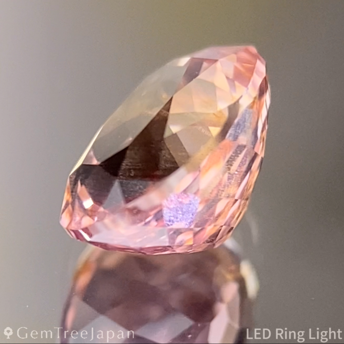 Padparadscha Sapphire 1.427ct / Madagascar