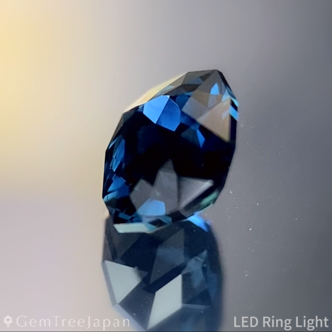 Deep Indigo Blue Sapphire 0.561ct / Thailand