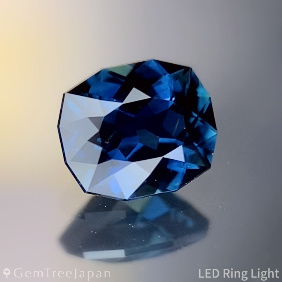 Deep Indigo Blue Sapphire 0.561ct / Thailand