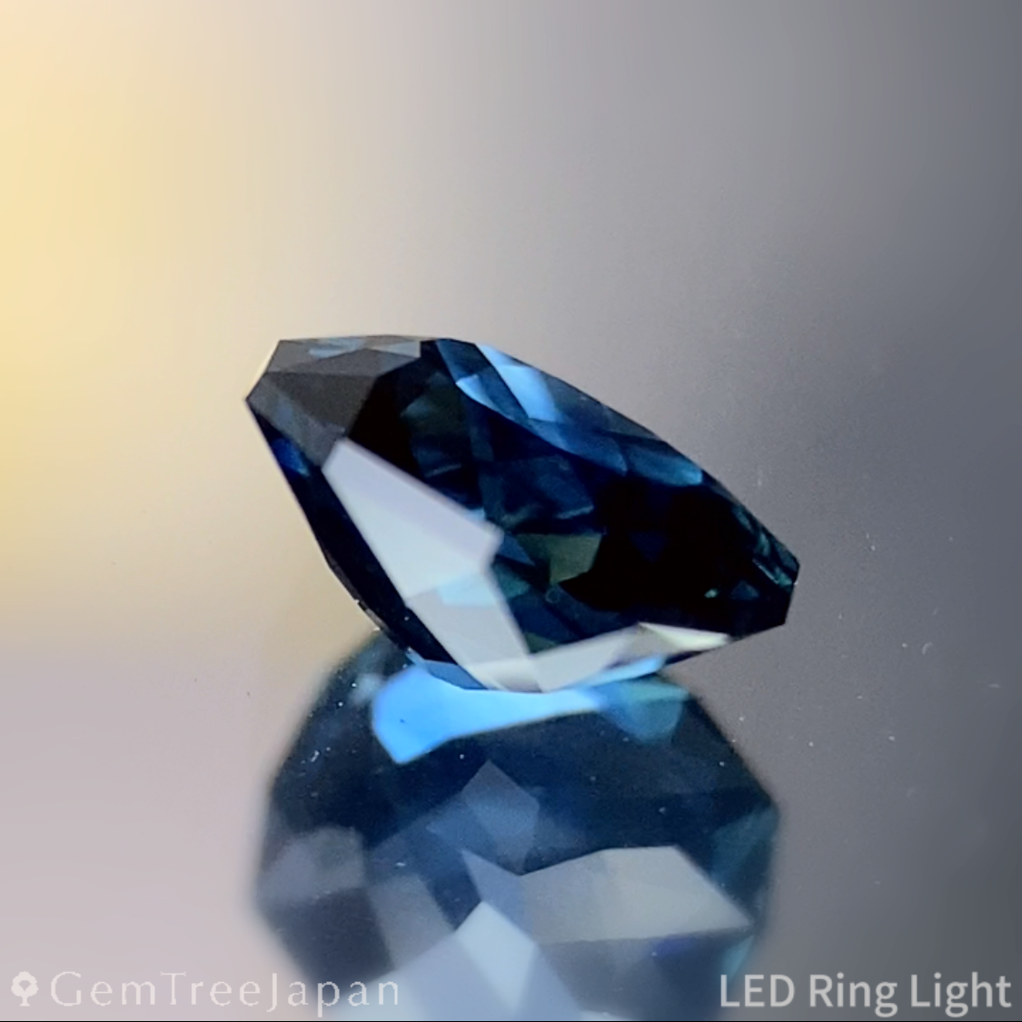 Deep Indigo Blue Sapphire 0.561ct / Thailand