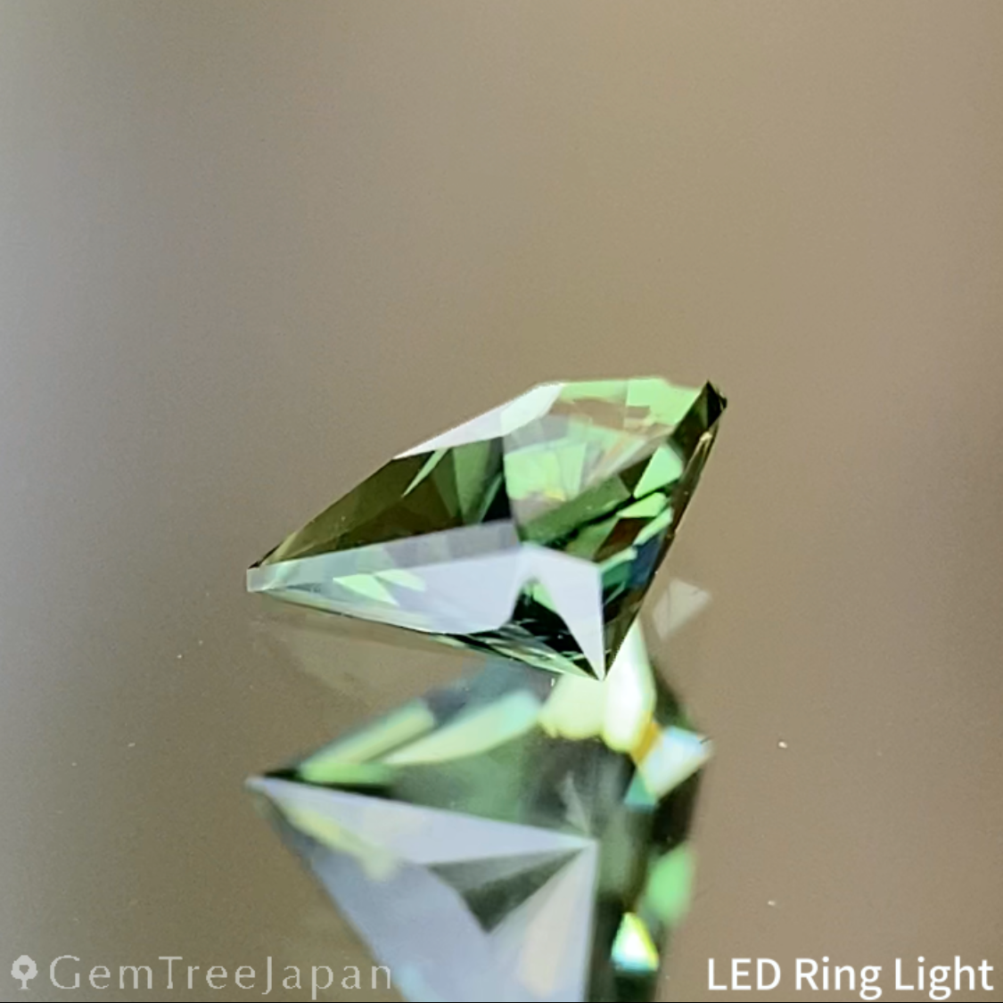 Yellowish Green Sapphire 0.263ct / Nigeria
