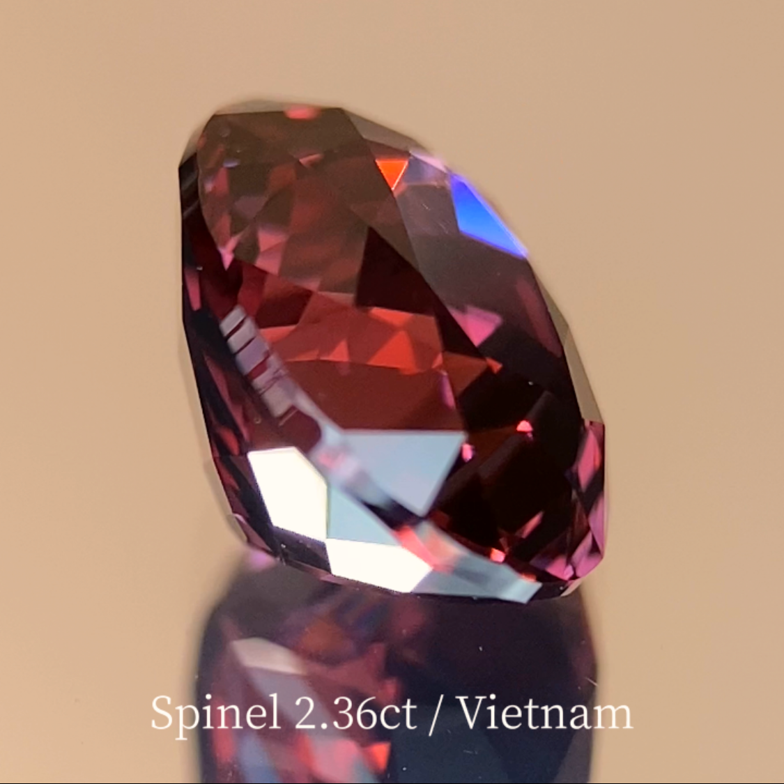Spinel 2.366ct / Vietnam
