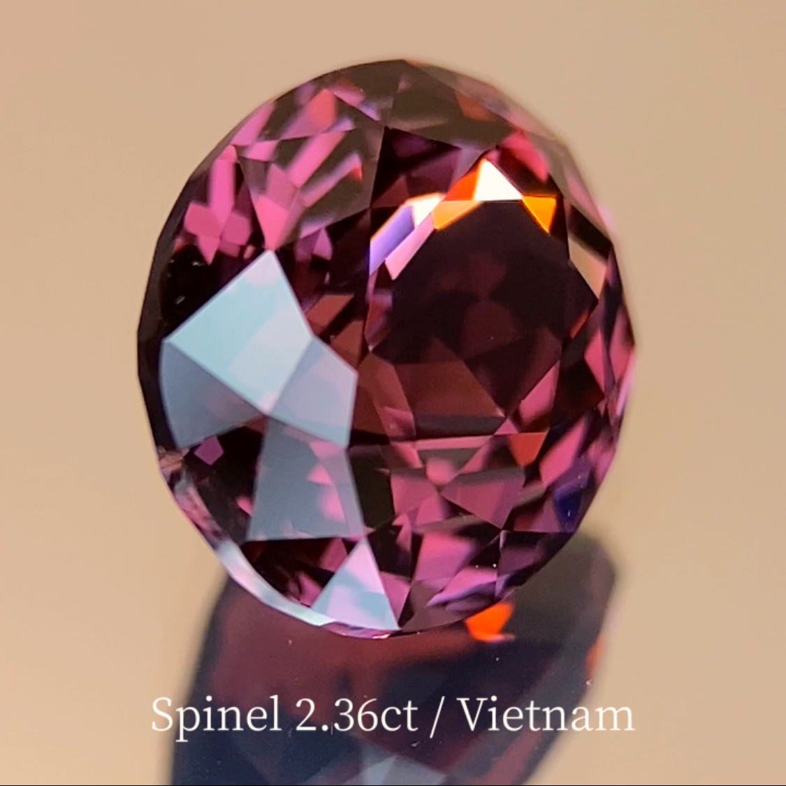 Spinel 2.366ct / Vietnam