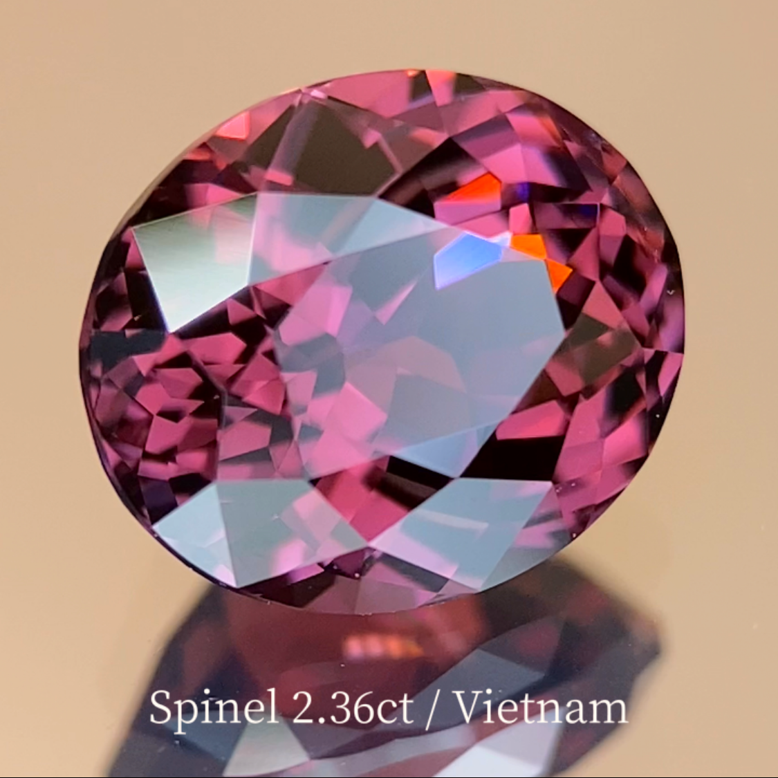 Spinel 2.366ct / Vietnam