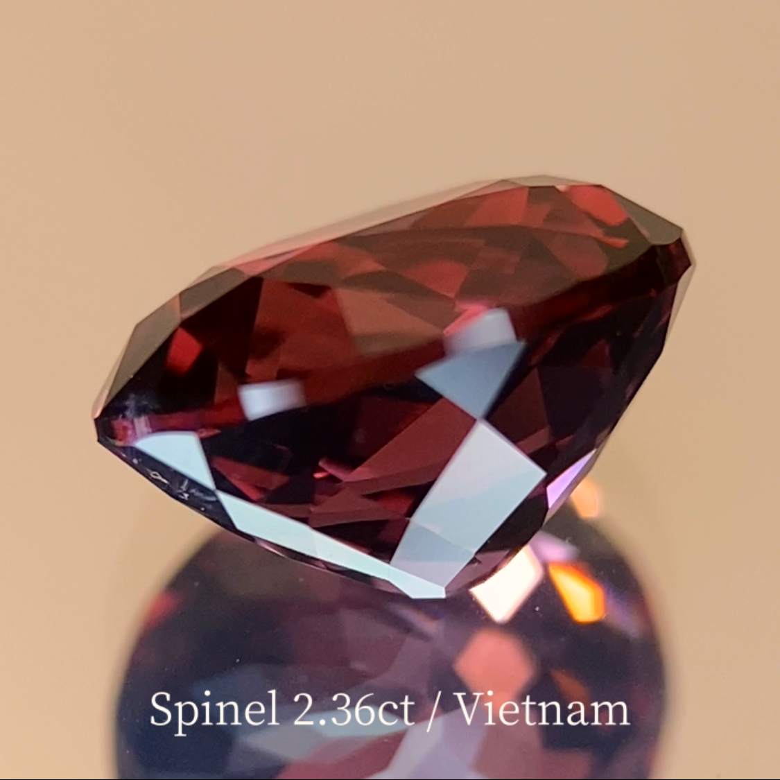 Spinel 2.366ct / Vietnam