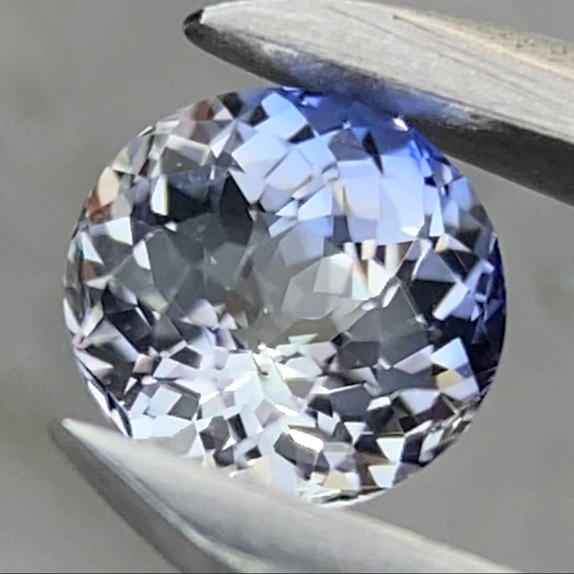 Parti-Color Sapphire 0.45ct / Sri Lanka