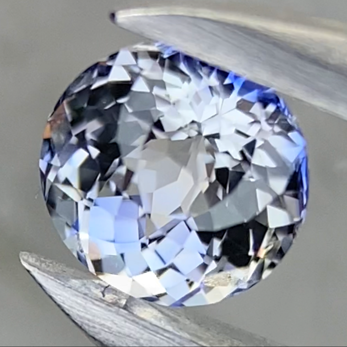 Parti-Color Sapphire 0.45ct / Sri Lanka